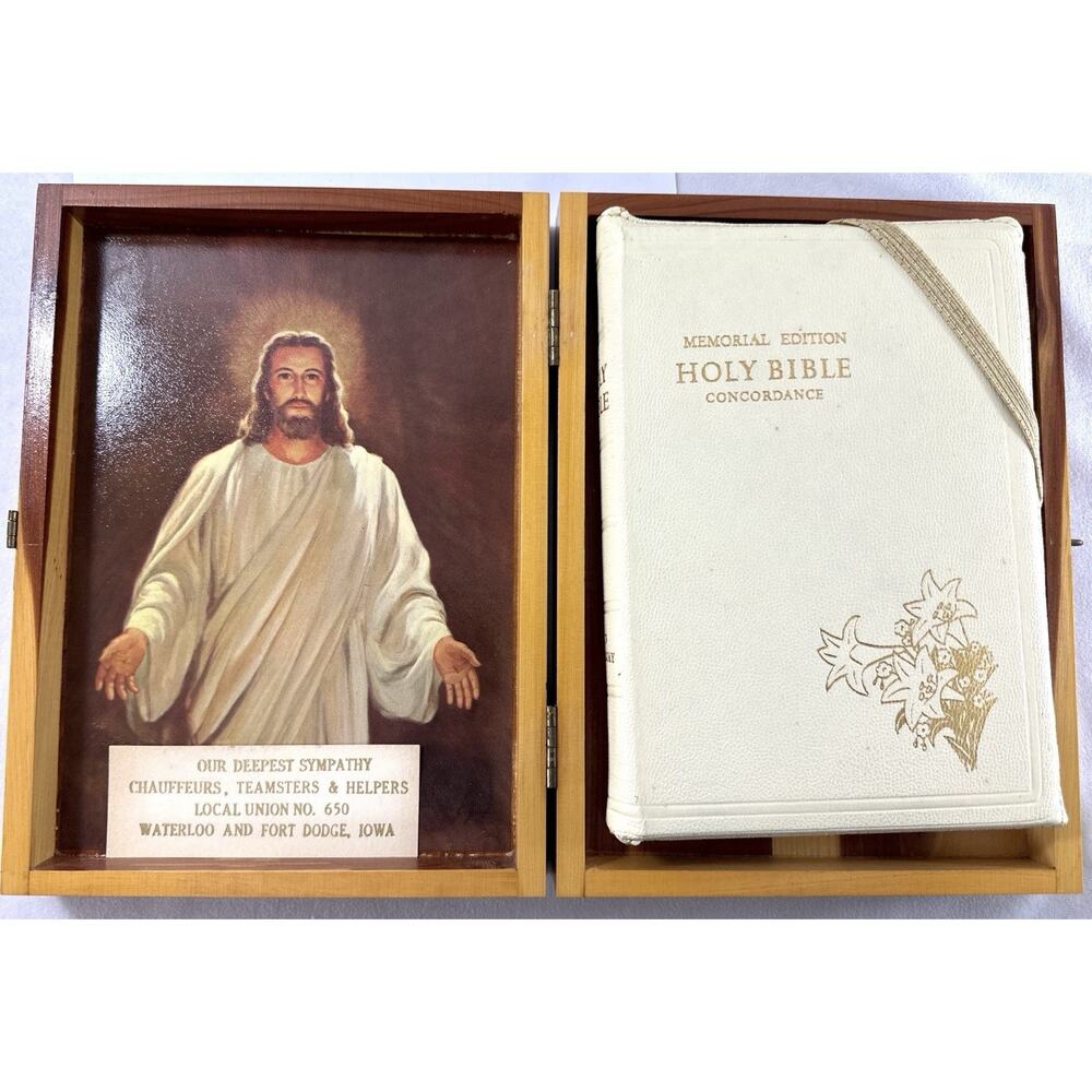 1958 Memorial Holy Bible KJV Zippered White Cover w Cross Wood Presentation Box - Picture 2 of 12